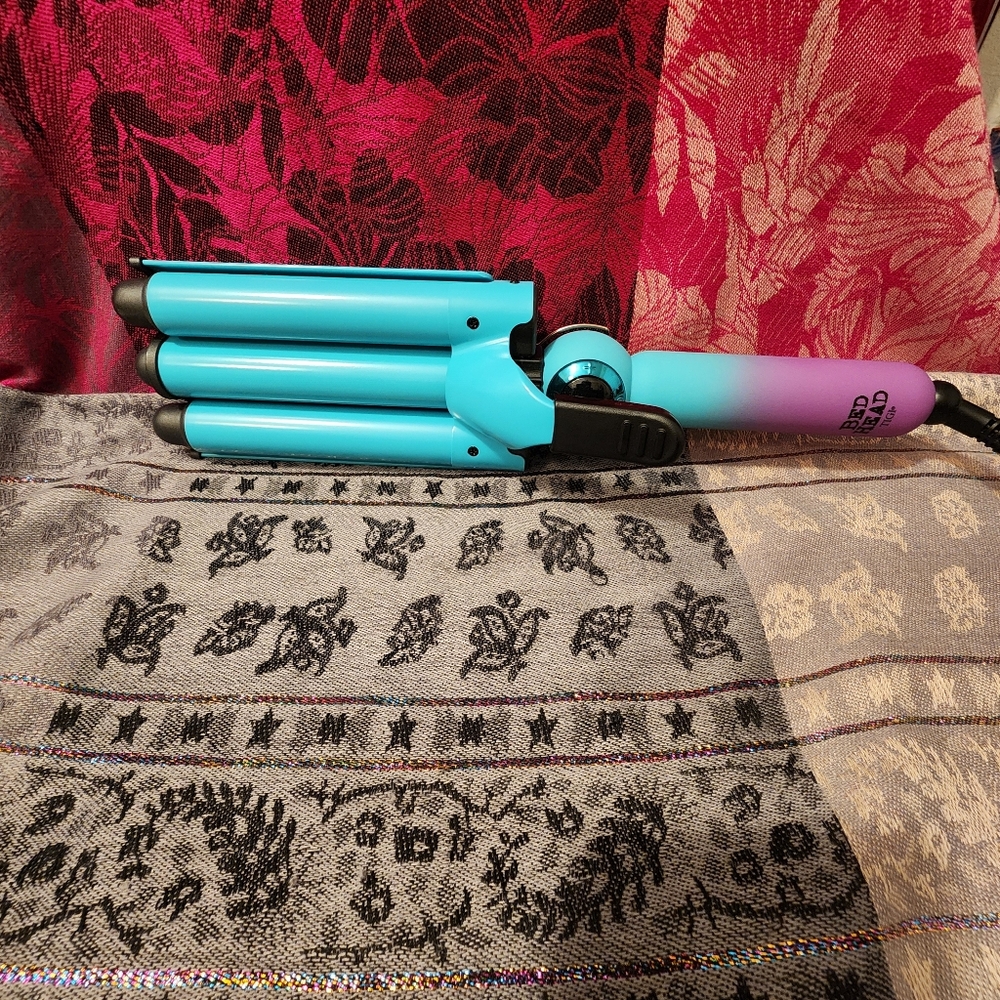 Tigi Bed Head Wave Affair 3 Barrel Digital Jumbo Hair Waver. EUC.